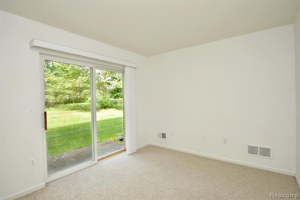 751 PAINT CREEK Drive, Troy, MI 48085 — Photo 24