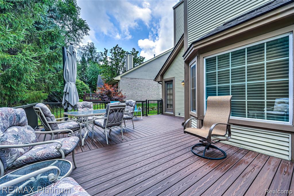807 Whisperwood Drive, 70, Fenton, MI 48430 — Photo 41