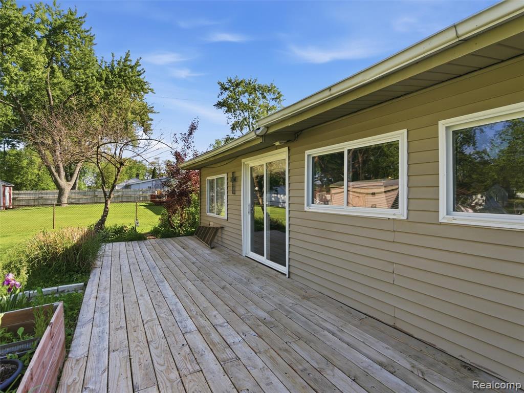 3557 Frankman Avenue, Waterford, MI 48329 — Photo 24