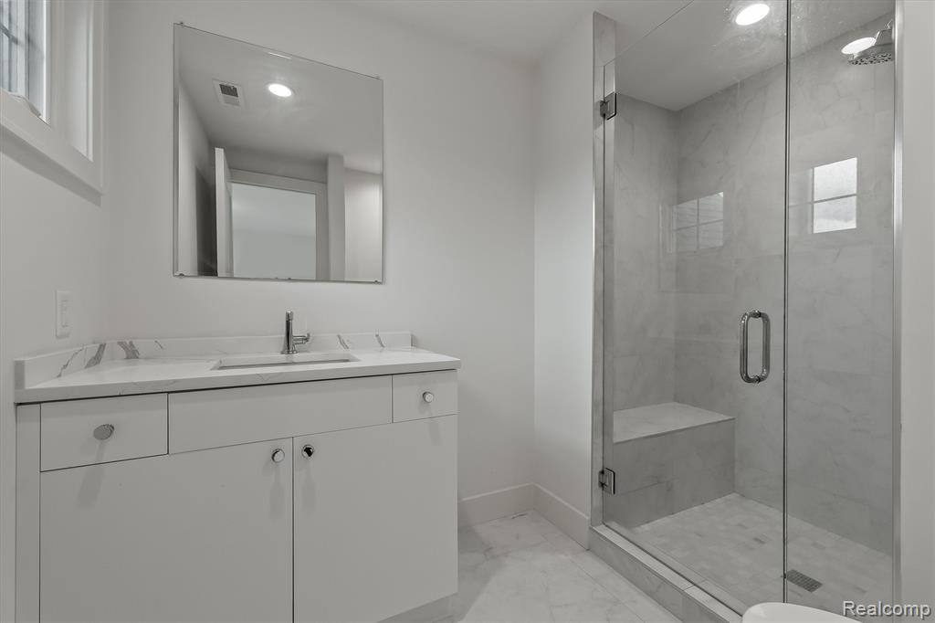 7303 Brookside Village Court, Bloomfield Hills, MI 48301 — Photo 25