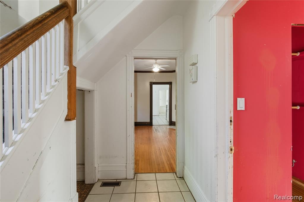 620 E 2ND Street, Flint, MI 48503 — Photo 10
