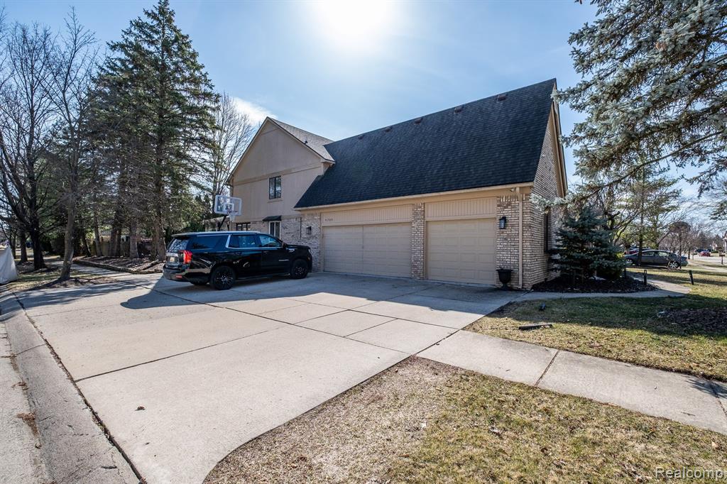 41924 ALDEN Drive, Clinton Twp, MI 48038 — Photo 52