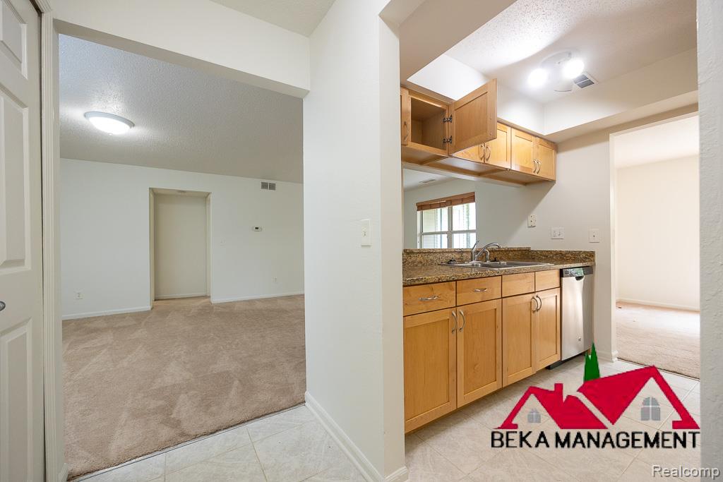 127 Fieldcrest Street, Ann Arbor, MI 48103 — Photo 4