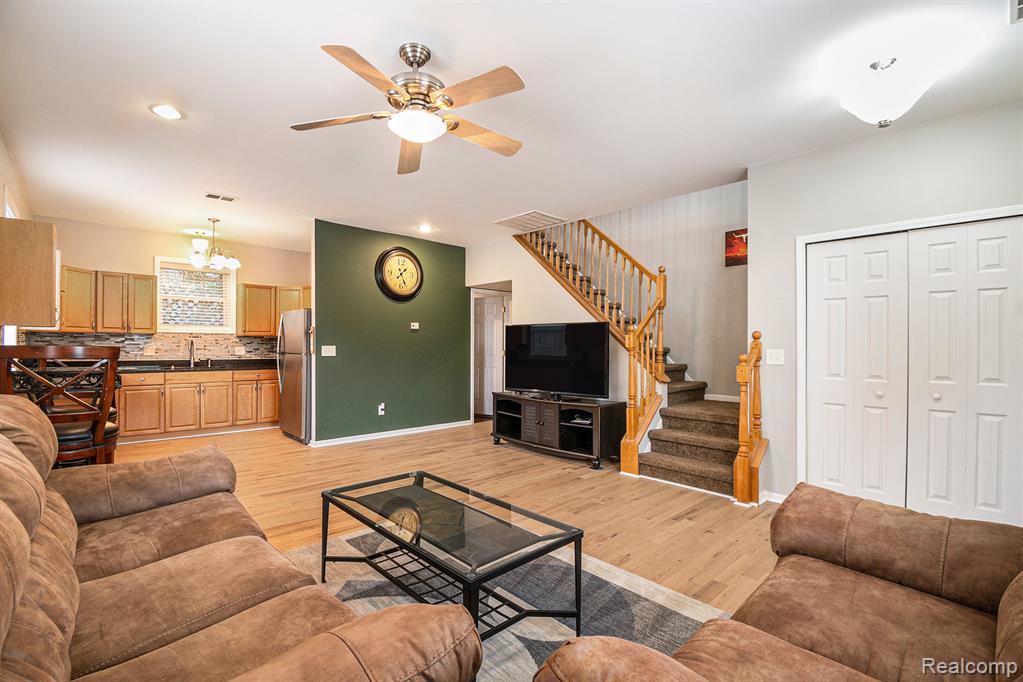 6532 Bennett Lake Road, Fenton, MI 48430 — Photo 3