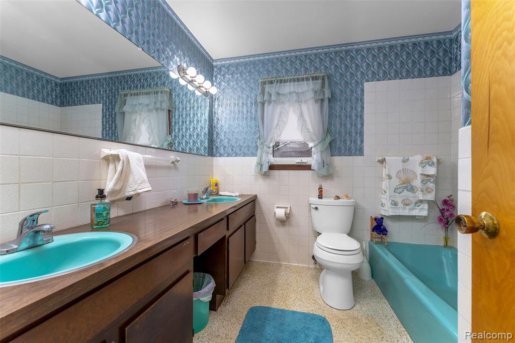 6767 Sharpe Road, Fowlerville, MI 48836 — Photo 13