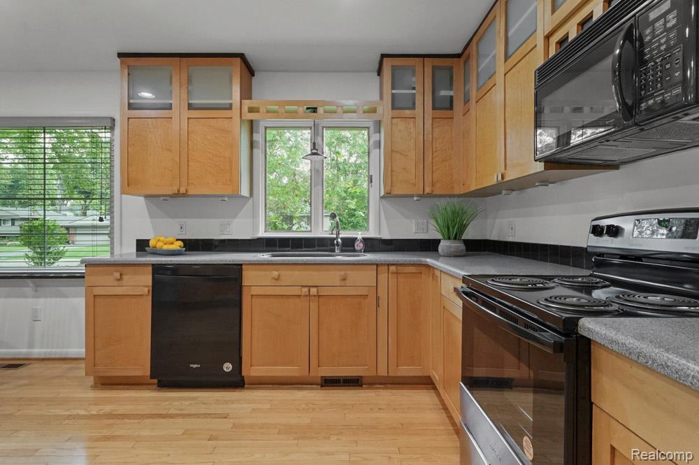 6672 Timber Ridge Drive, Bloomfield Hills, MI 48301 — Photo 15