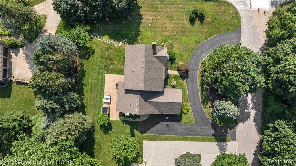 706 Great Oaks Drive, Bloomfield Hills, MI 48304 — Photo 13