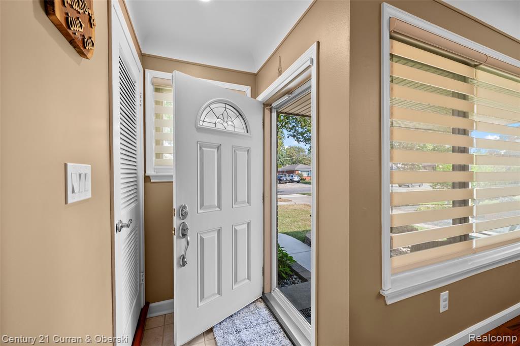 26331 Hass Street, Dearborn Heights, MI 48127 — Photo 3