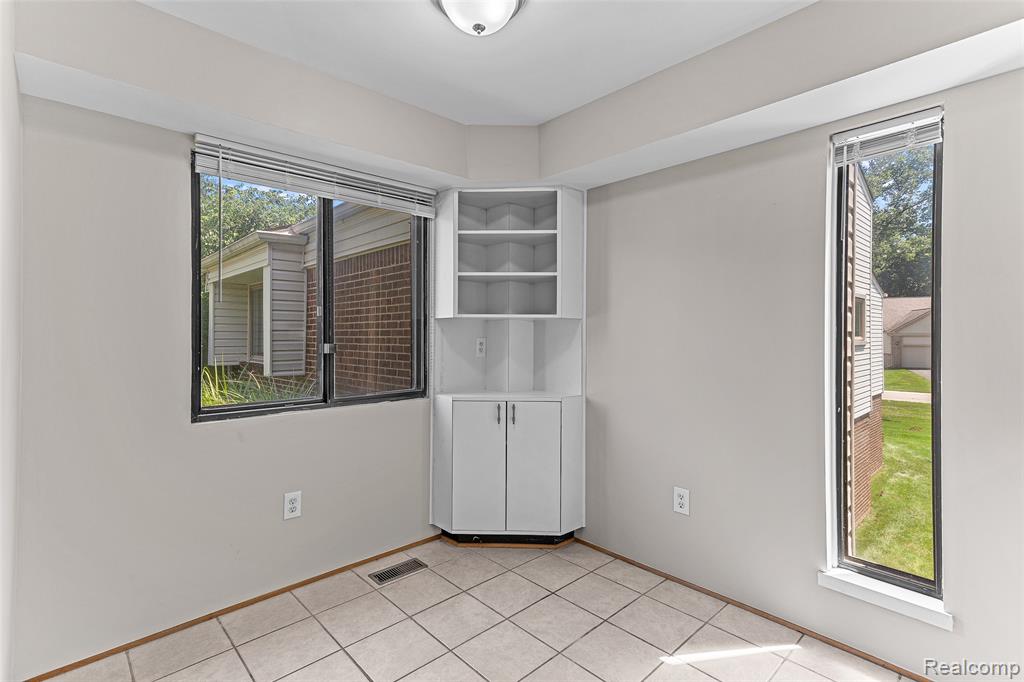 5317 Fairway Lane, West Bloomfield, MI 48323 — Photo 23