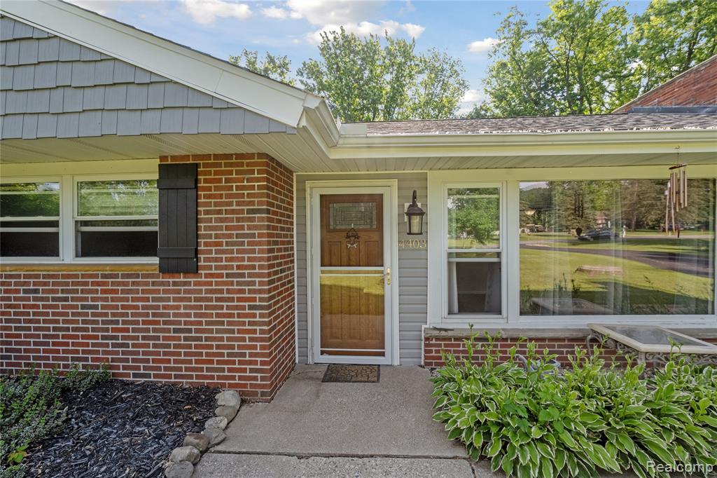 4403 Killarney Park Drive, Burton, MI 48529 — Photo 4