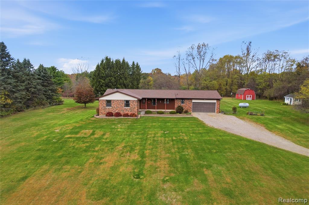 6080 W Coon Lake Road, Howell, MI 48843 — Photo 2