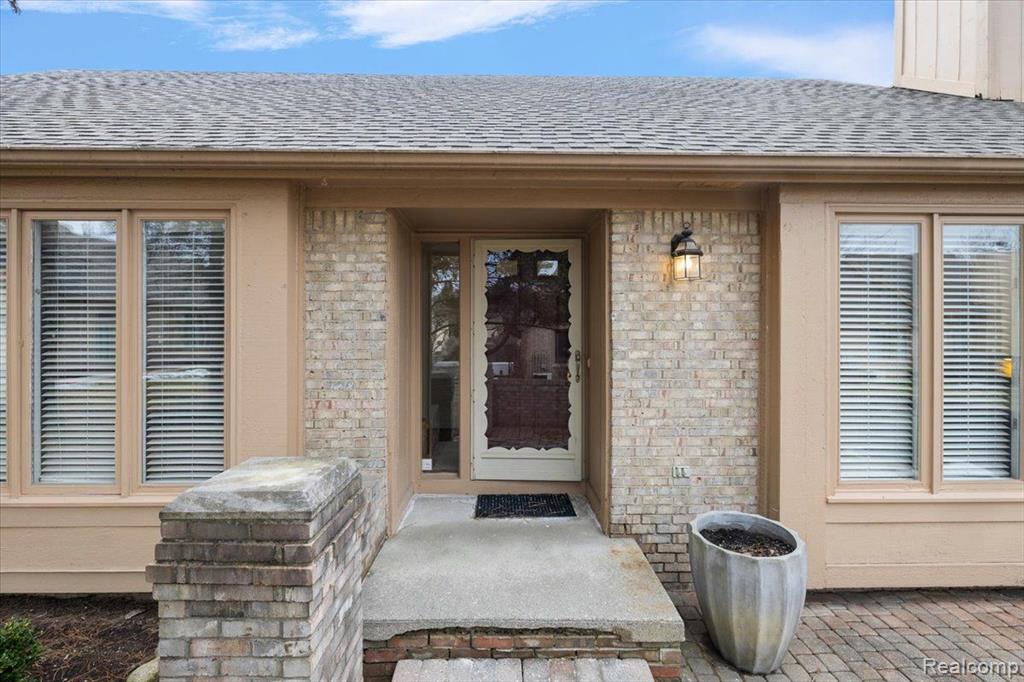 5853 Dawn Ridge Drive, Troy, MI 48098 — Photo 6