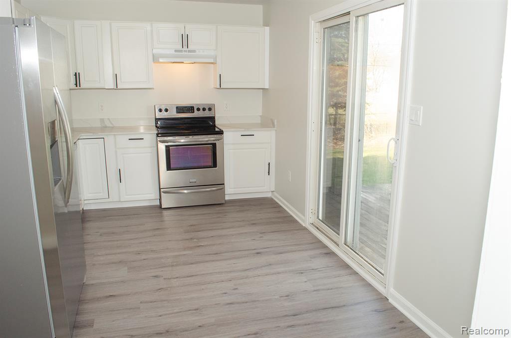 5850 Deering Street, Garden City, MI — Photo 17