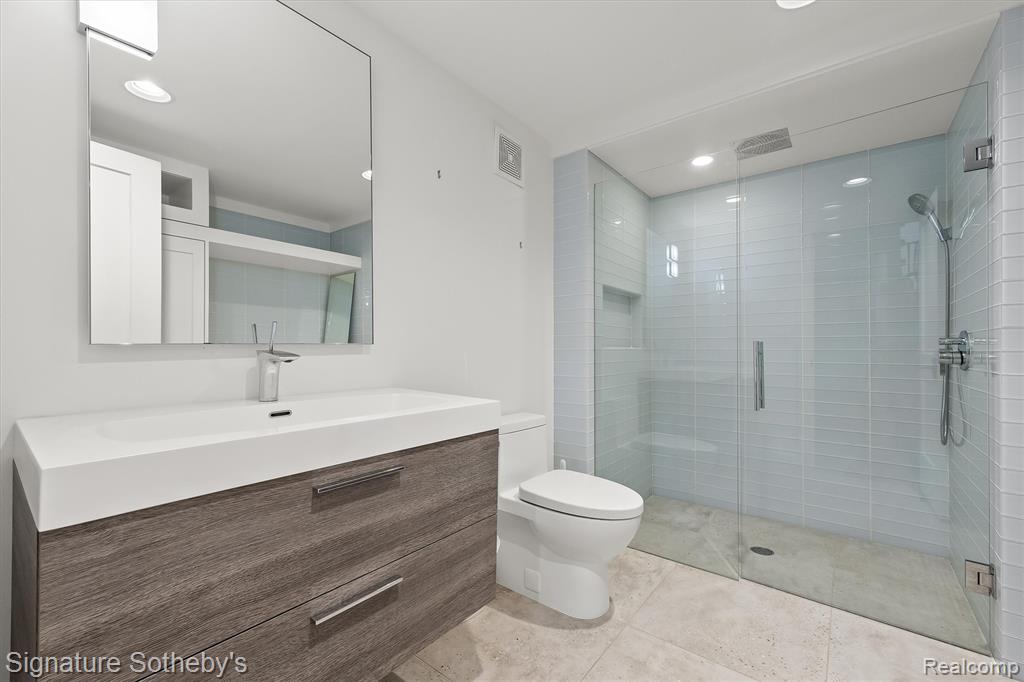492 Vinewood Avenue, Birmingham, MI 48009 — Photo 24