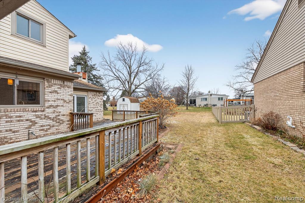 8895 Knolson Avenue, Livonia, MI 48150 — Photo 41