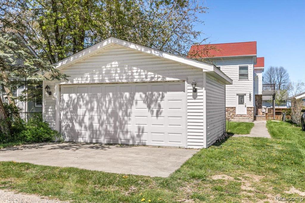 7158 LAKEVIEW Drive, Lexington, MI 48450 — Photo 33