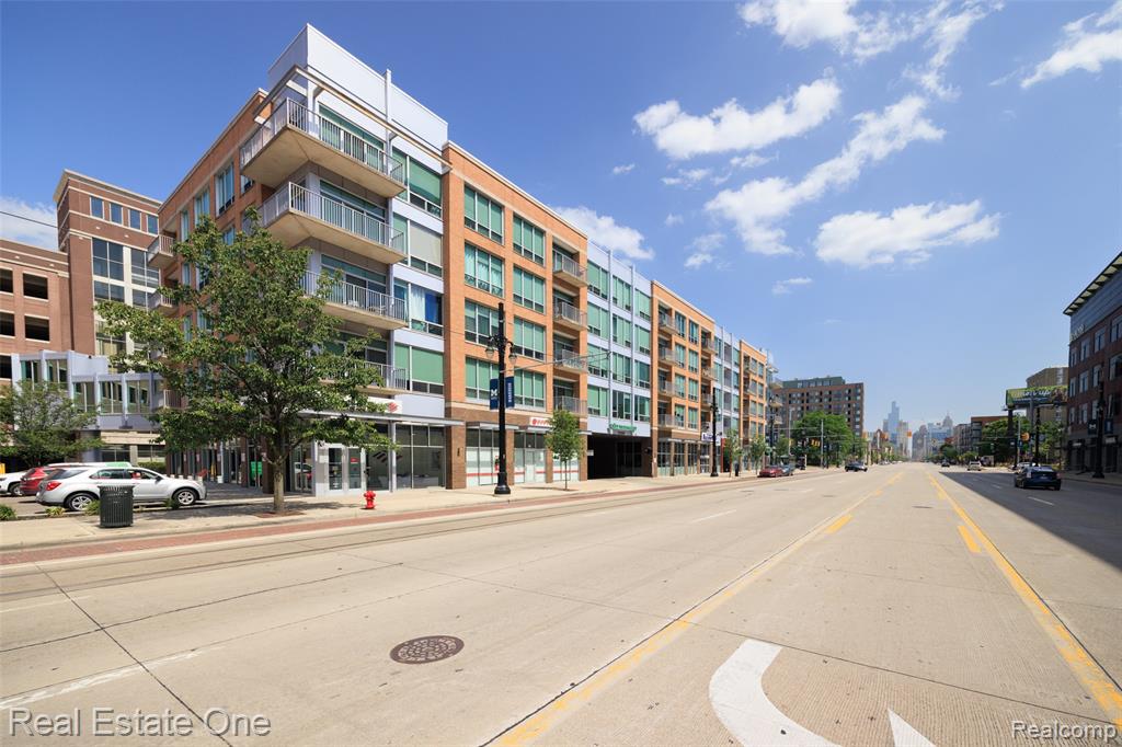 3670 Woodward Avenue