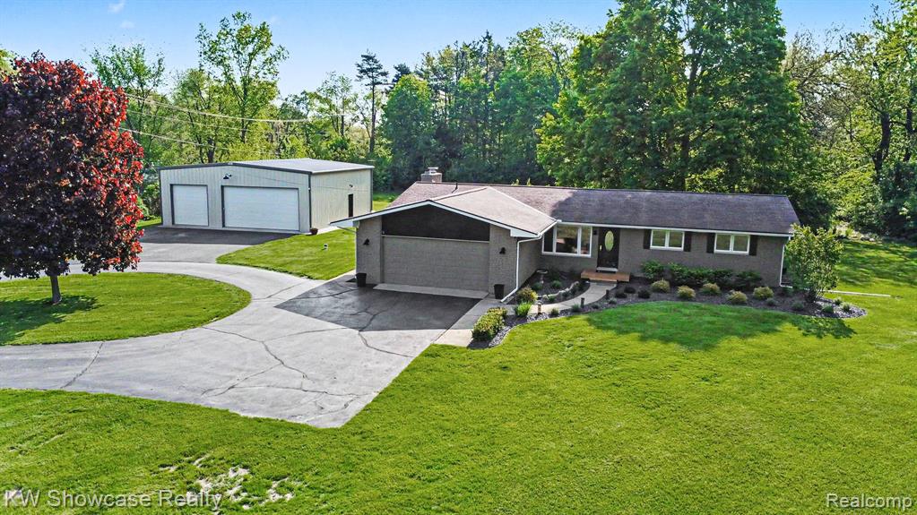 2572 Ridge Road, White Lake, MI 48383 — Photo 36