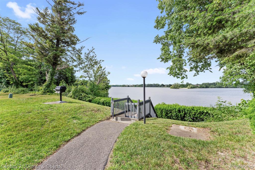 9601 Bayview Drive, 301, Ypsilanti, MI 48197 — Photo 19
