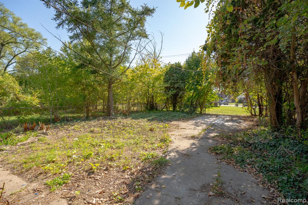 9833 Berkshire Street, Detroit, MI 48224 — Photo 16