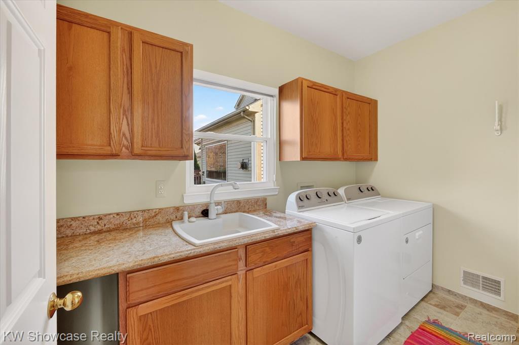 707 Pointe Court, Milford, MI 48381 — Photo 19