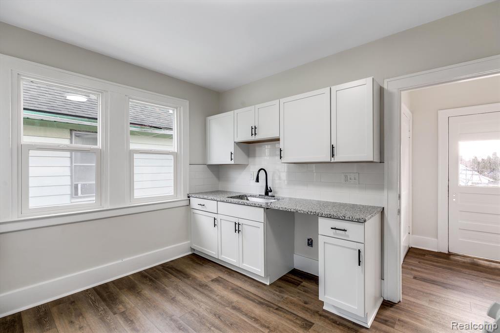 5775 HOLCOMB Street, Detroit, MI 48213 — Photo 16