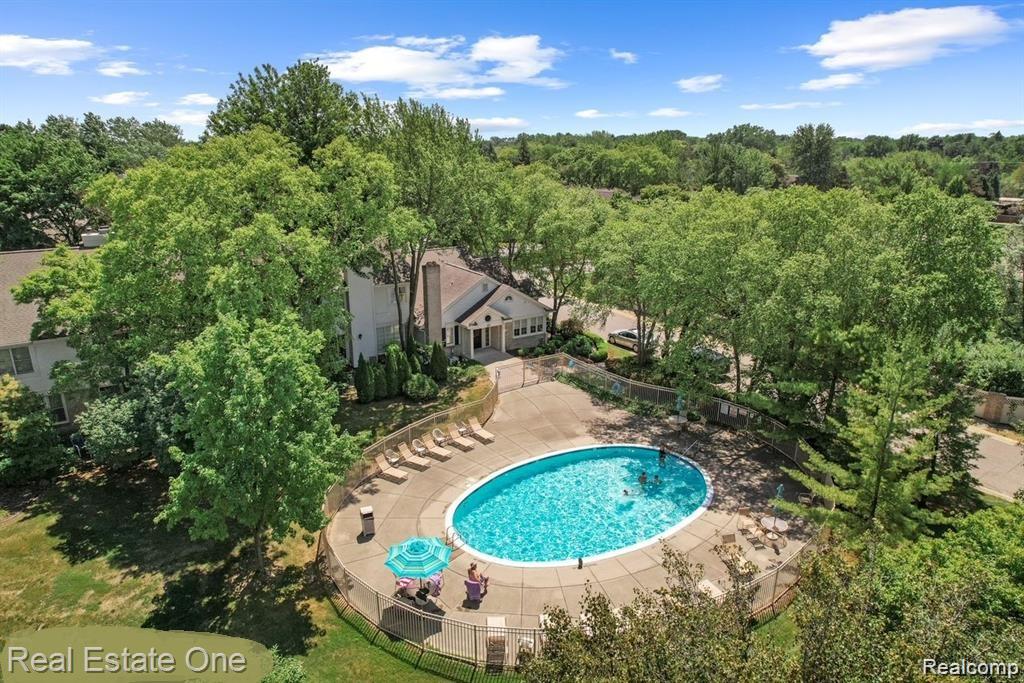 7105 Winding Brook Court, West Bloomfield, MI — Photo 81