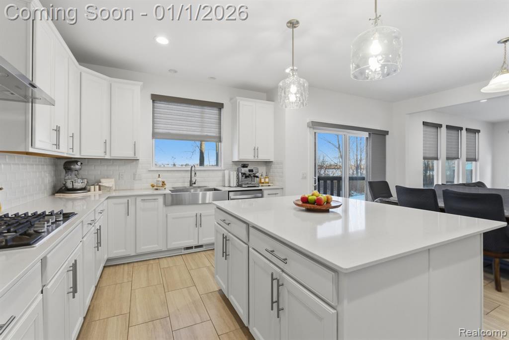 51672 Times Square Drive, Shelby Twp, MI 48315 — Photo 9