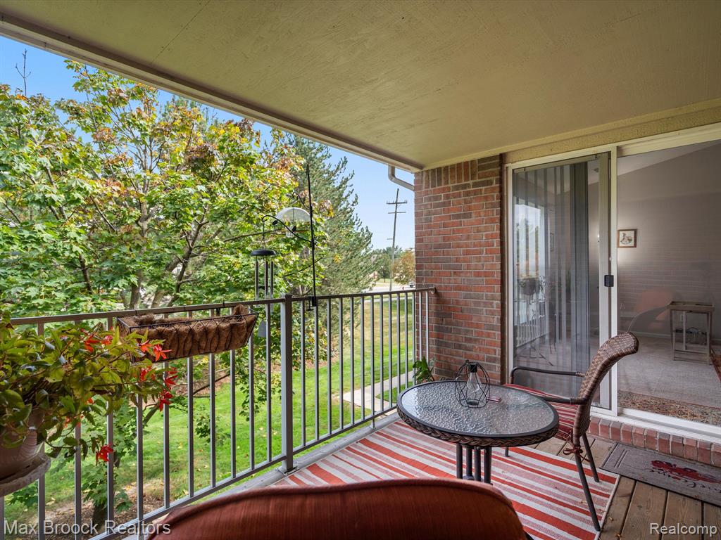1844 FLAGSTONE Circle, Rochester, MI 48307 — Photo 25