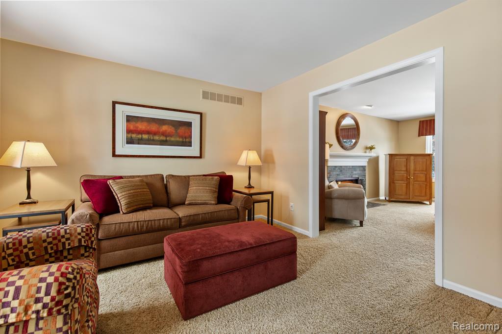 7997 BROOKWOOD Drive, Clarkston, MI 48348 — Photo 7