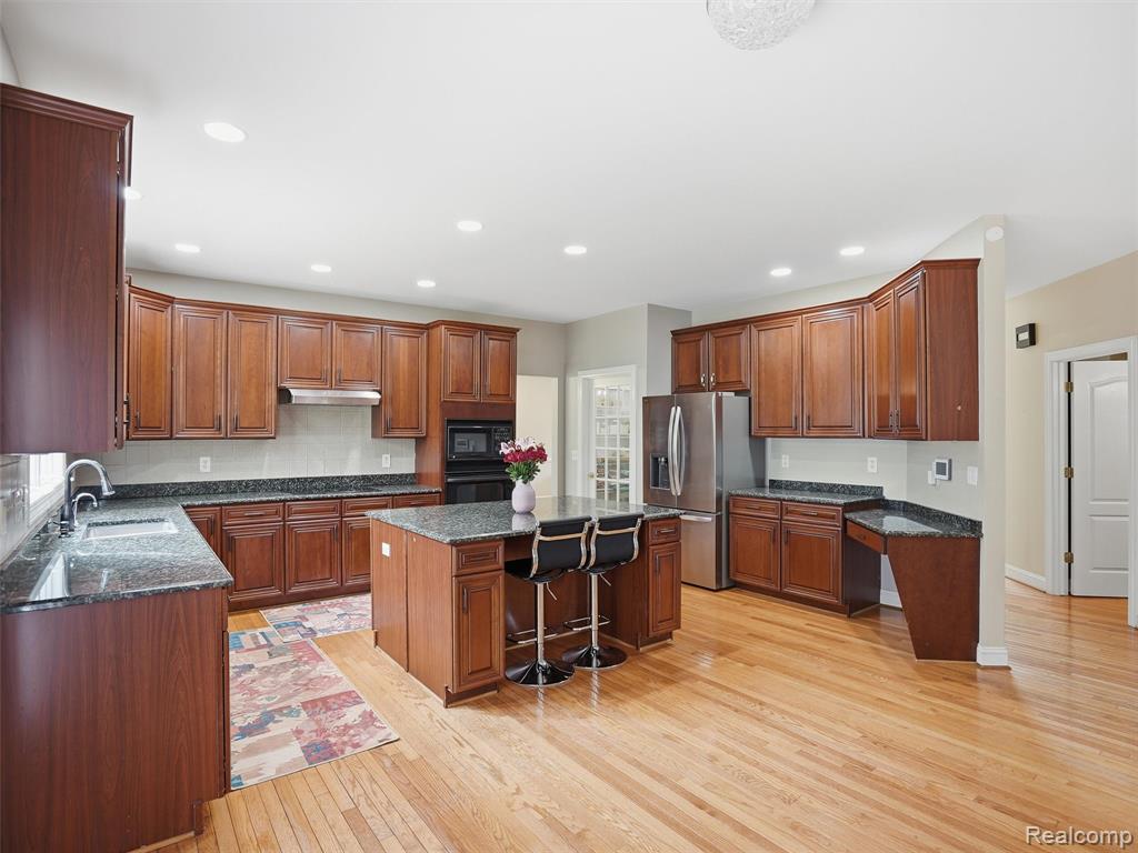 5318 Glenwood Creek, Clarkston, MI 48348 — Photo 18