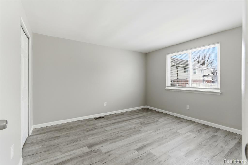 235 N Broadway Street, Mount Clemens, MI 48043 — Photo 15