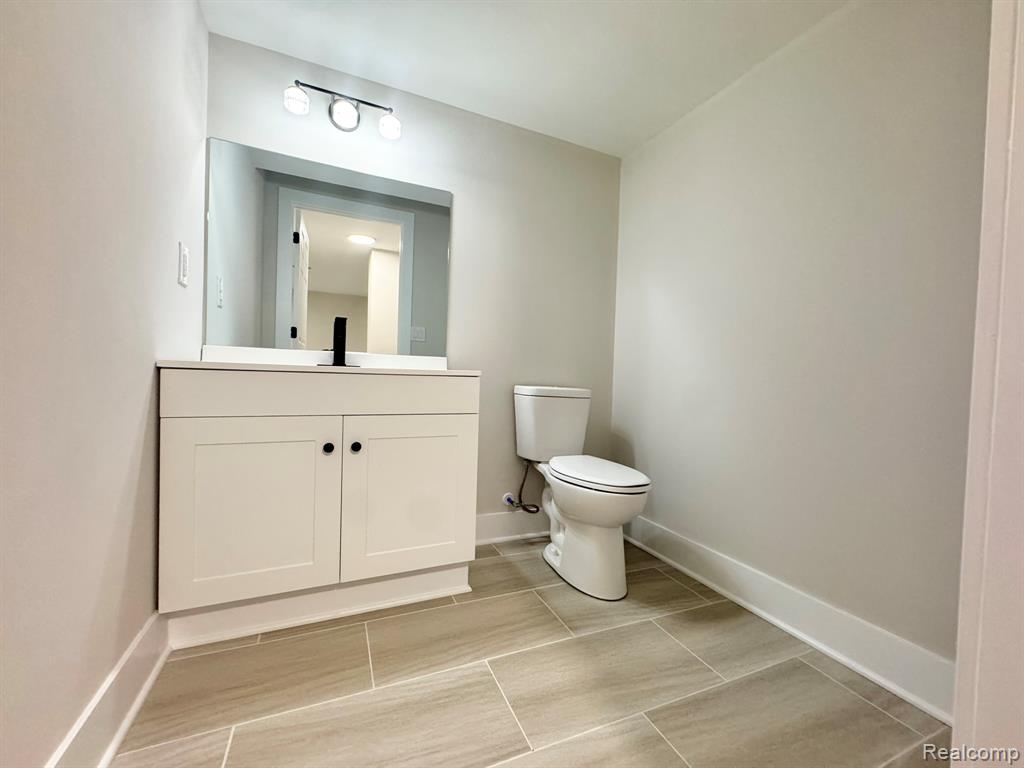 5616 Hillcrest Circle W, West Bloomfield, MI — Photo 32