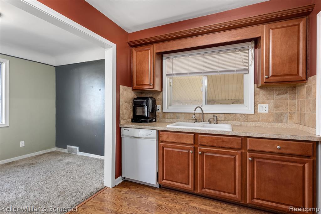 863 MAYFLOWER Avenue, Lincoln Park, MI 48146 — Photo 11