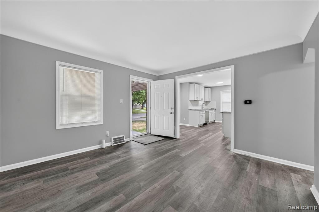 11548 Cardwell Street, Livonia, MI 48150 — Photo 5