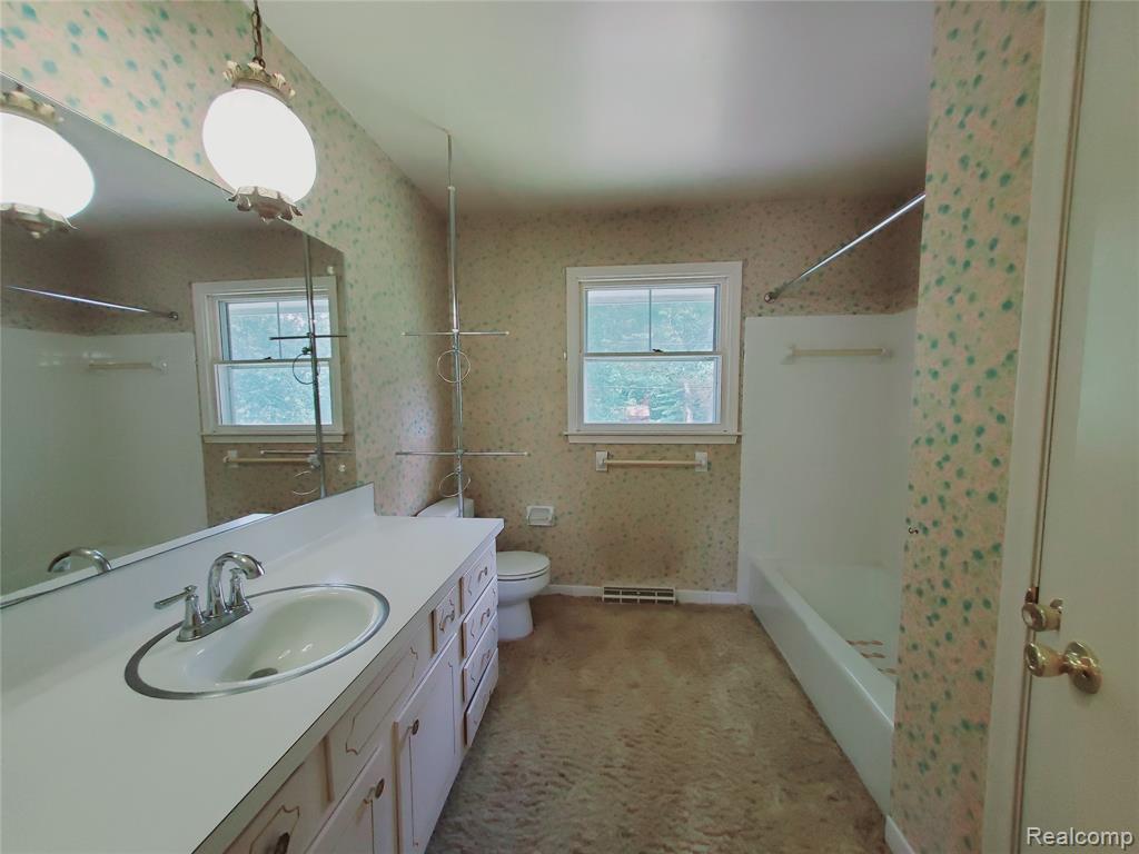 8276 Appleway Drive, Grand Blanc, MI 48439 — Photo 38