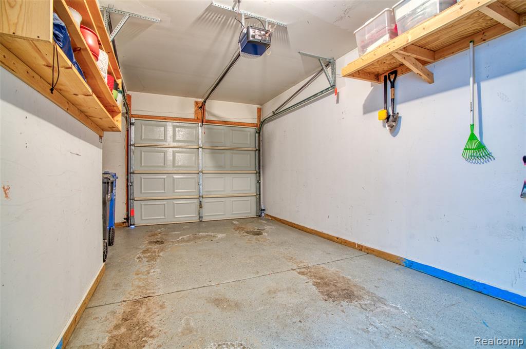 722 Griswold Street, 8, Howell, MI 48843 — Photo 23
