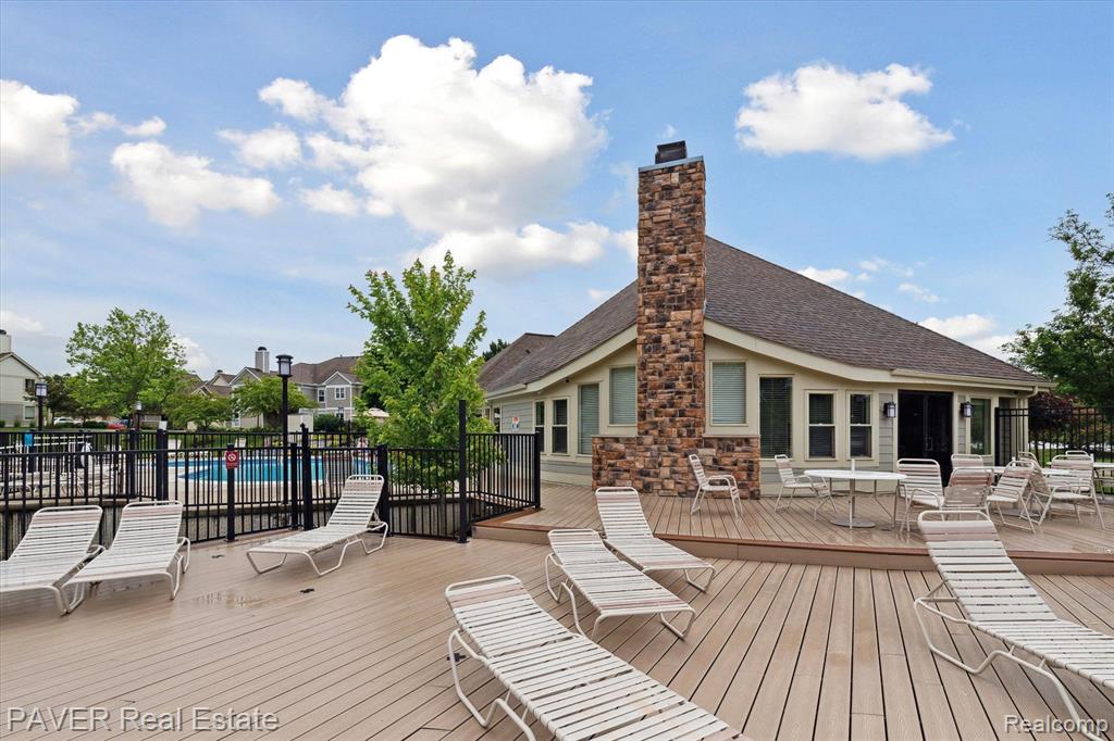 1565 WEATHERSTONE Drive, Ann Arbor, MI 48108 — Photo 48