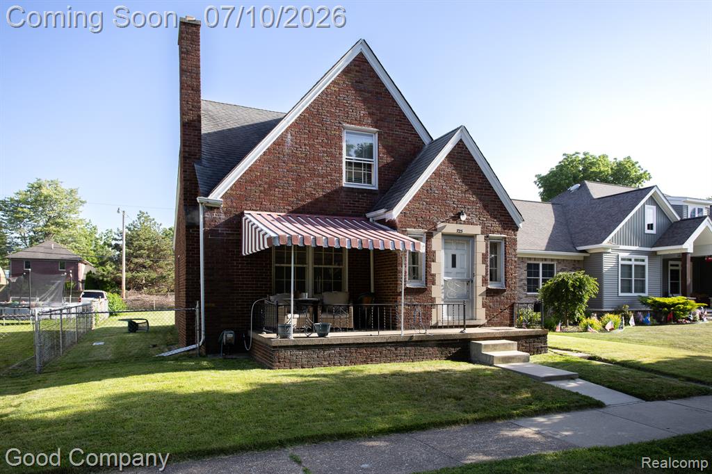 723 Pine Street, Wyandotte, MI 48192 — Photo 2