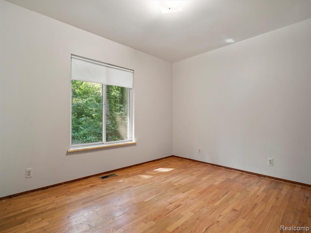 4875 Lockwood Drive, Washington, MI — Photo 17
