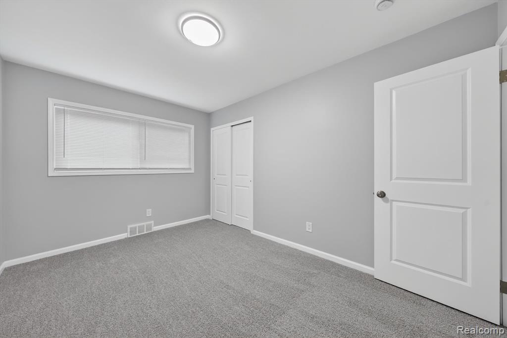 14203 Fenton, Redford, MI 48239 — Photo 17
