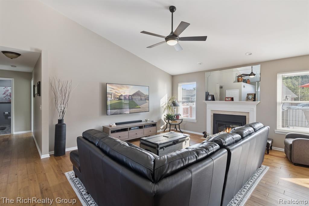 20149 Metzger Dr Drive, Rockwood, MI — Photo 3