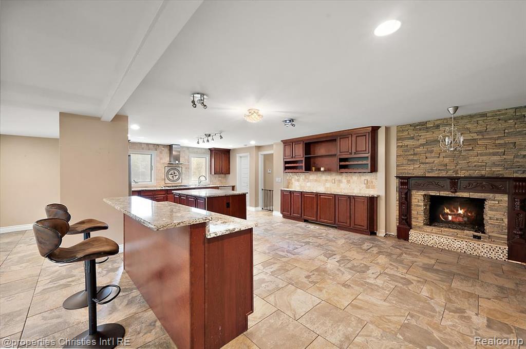 47133 W 9 Mile Road, Novi, MI — Photo 10