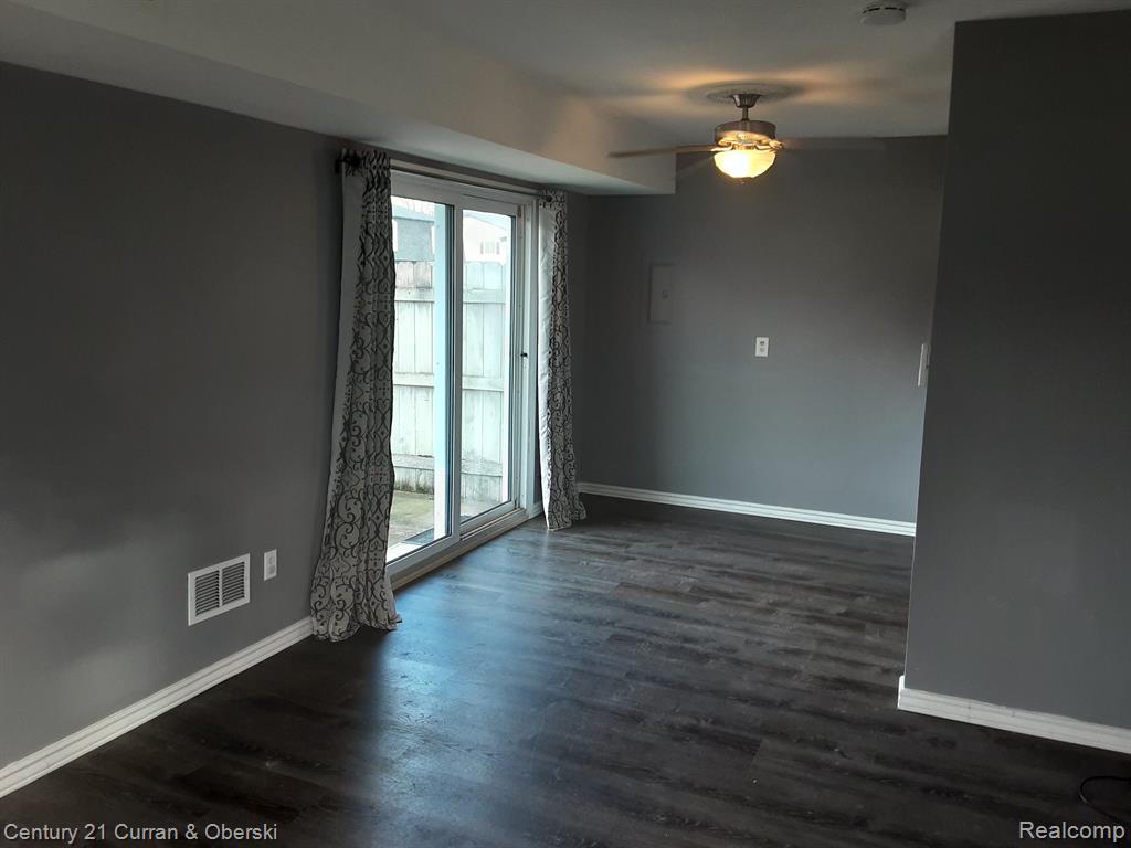 41279 S WOODBURY GREEN Drive, Belleville, MI 48111 — Photo 13