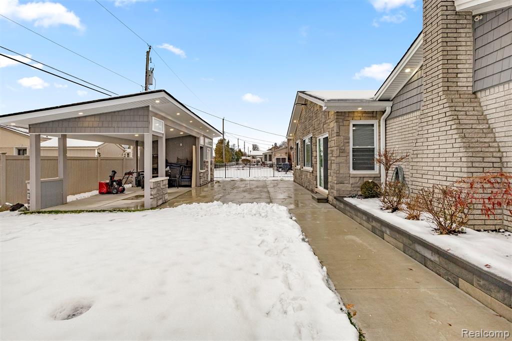 26611 Cecile Street, Dearborn Heights, MI 48127 — Photo 49