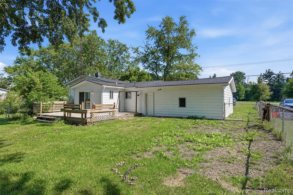 6187 E Maple Avenue, Grand Blanc, MI 48439 — Photo 32