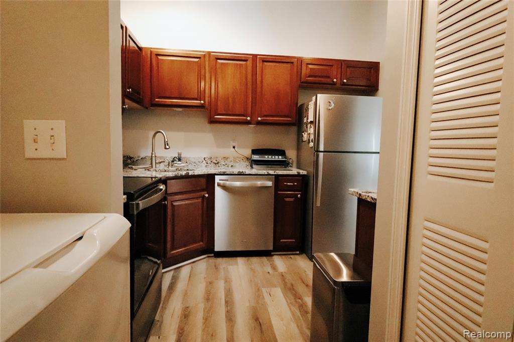 23342 Redman Court, Trenton, MI 48183 — Photo 24