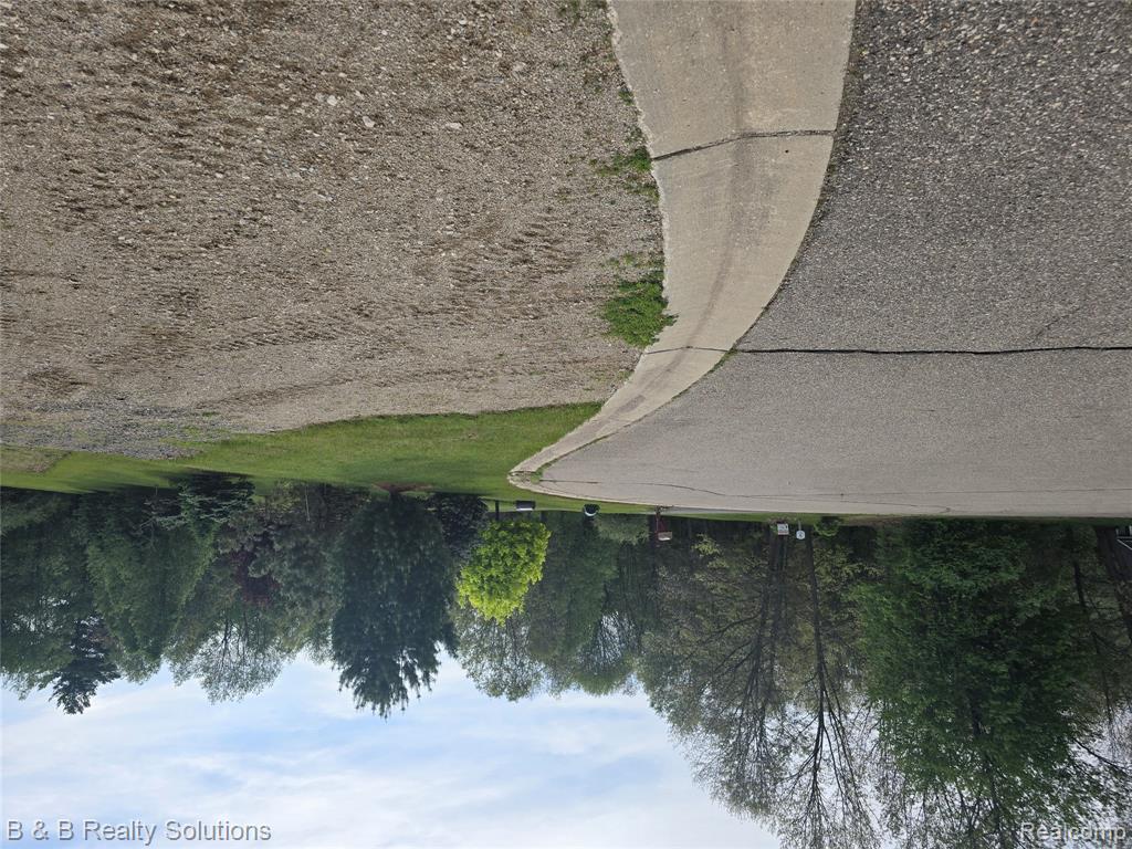 Unit 12 Sheryl Court, Lapeer, MI 48446 — Photo 8