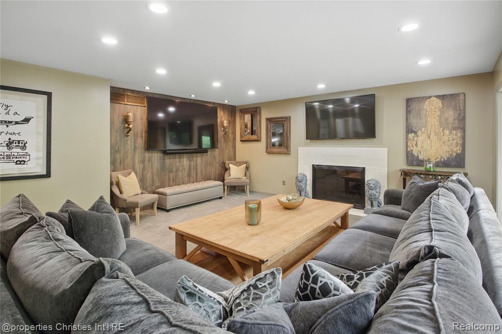 4713 Mada Court, West Bloomfield, MI — Photo 18