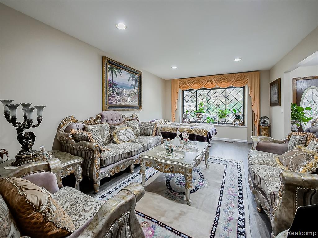 5152 Bayside Drive, Troy, MI 48098 — Photo 8
